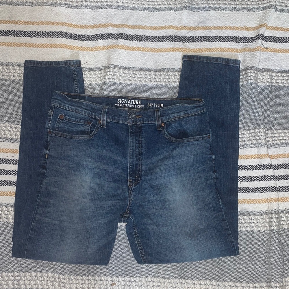 ⭐Signature by Levi’s 36/32 s37/slim smoke and pet friendly